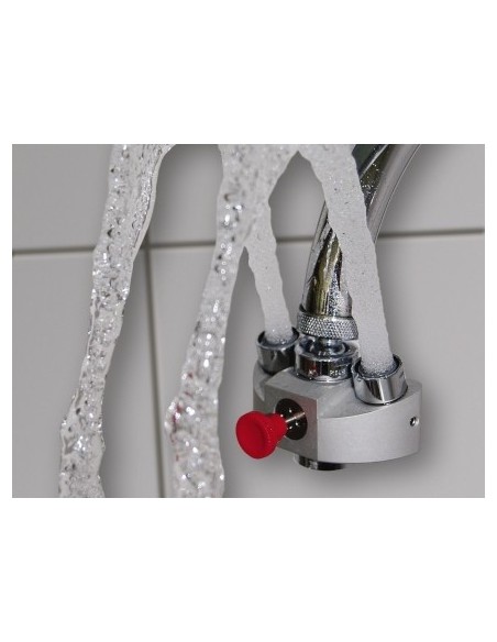 “EyesFresh” mini eyewash station